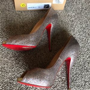 Christian Louboutin gold glitter peep toe pumps 39